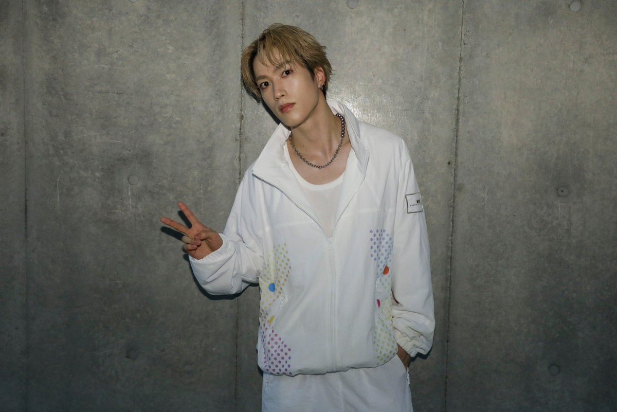 itsuki__rmpg's tweet photo. 約10年ぶりにGENEさんの後ろで
サポメンとしてパフォーマンスさせて頂きました！！

ずっと言い続けていた事が実現しました😭✨

本当にありがとうございました！

改めて10周年
おめでとうございます🌟

#GENERATIONS 
#GENE_集まれ騒げ繋がれ
#THEBEST
#サポメン https://t.co/SeZ8O2376S