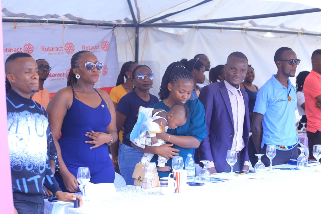 RotaractD9214's tweet image. DG @SsemwangaFranc2 on building a successful business from scratch highlighted the key ingredients for success: hard work, discipline, building social capital, and ensuring our communication skills as youth are top-notch both online and in person. 

#CreateHope #VocationalTour