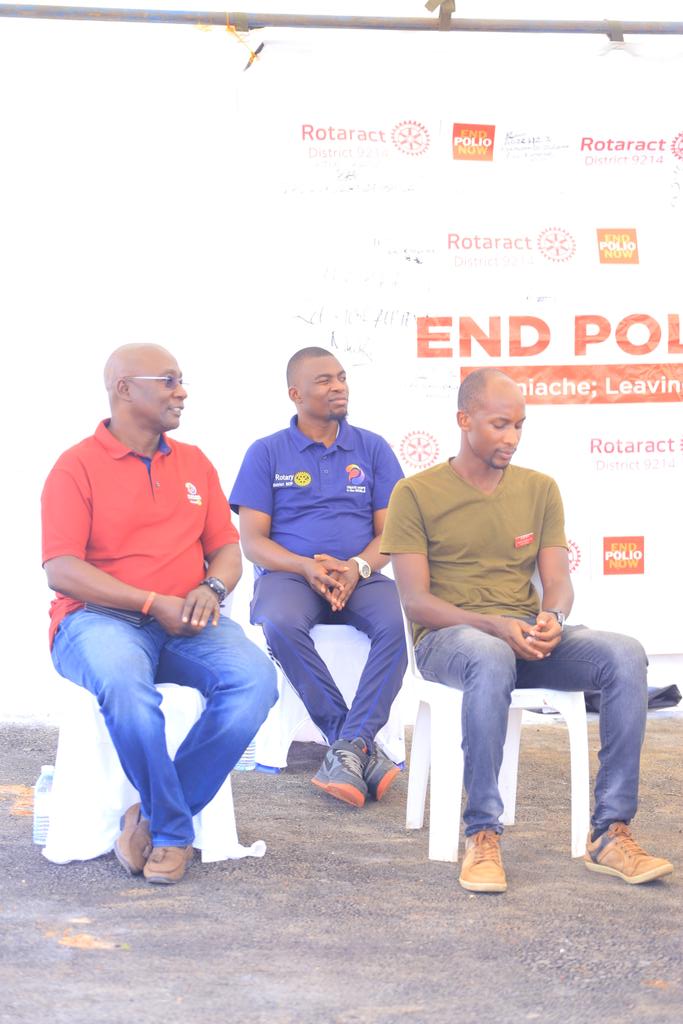 RotaractD9214's tweet image. DG @SsemwangaFranc2 on building a successful business from scratch highlighted the key ingredients for success: hard work, discipline, building social capital, and ensuring our communication skills as youth are top-notch both online and in person. 

#CreateHope #VocationalTour