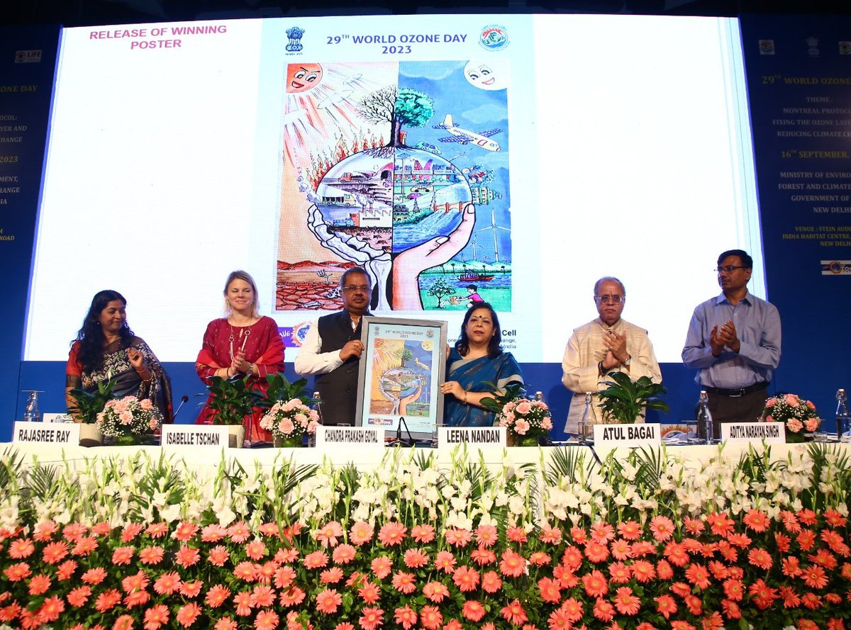 Ms. Leena Nandan, Secretary, MoEFCC, unveiled the winning Poster for International Day for the Preservation of the Ozone Layer!  
Let's raise awareness through this incredible artwork to protect the ozone layer!

#WorldOzoneDay
#OzoneDay
#MissionLiFE
#ProPlanetPeople