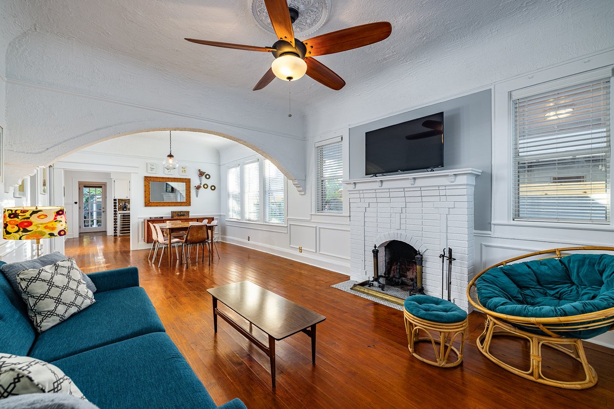 tyler_sheff's tweet photo. 2 Homes, 1 Price: $579,900! 🏡🏠 🏆 Score 1003 E 19th Ave duplex steal! PRICE DROP to $579,900. Live large in 3-bed, 2-bath home + profit from studio apartment. MLS# U8208976. Dial your agent, seal the deal! 📲💼 #TampaHomes #SmartBuy https://t.co/ZPXCAWBnDB https://t.co/4l7ib5EtPE