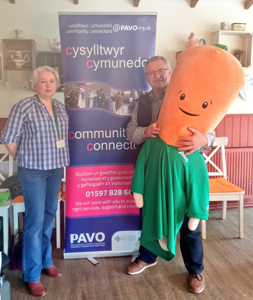 WmPowell2021's tweet photo. Great to catch up with @PAVOtweets #CommunityConnector Helen this AM, together with #KevinTheCarrot. Strong community support for the #ThreeCocksMatters Autumn Event. It all culminates at 3pm with the #DuckRace π₯, kindly hosted by #TheOldBarnInn #ThreeCocks πππ #Gwernyfed π΄σ §σ ’σ ·σ ¬σ ³σ Ώ https://t.co/dXdYASIR0W