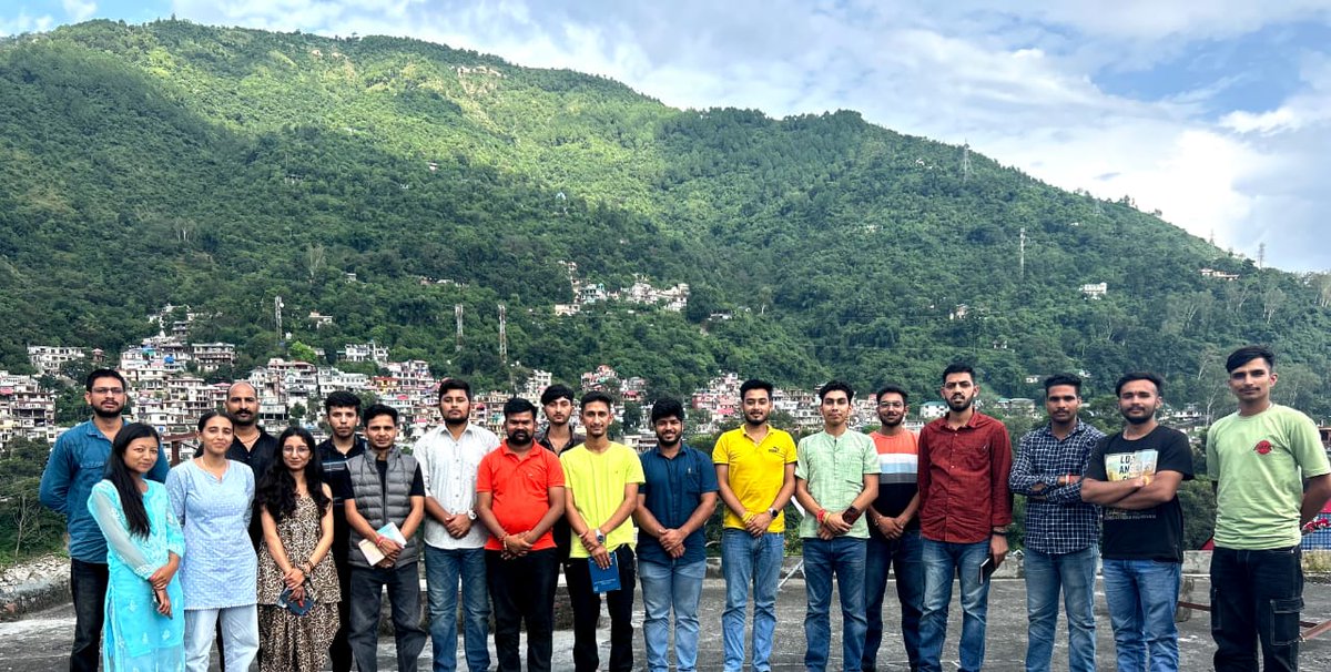 abvp4mandi's tweet photo. स्वामी विवेकानंद सामान्य ज्ञान प्रतियोगिता के संदर्भ में अभाविप मण्डी विभाग की विभाग बैठक आज संपन्न हुई। https://t.co/opqgd8XRHk
