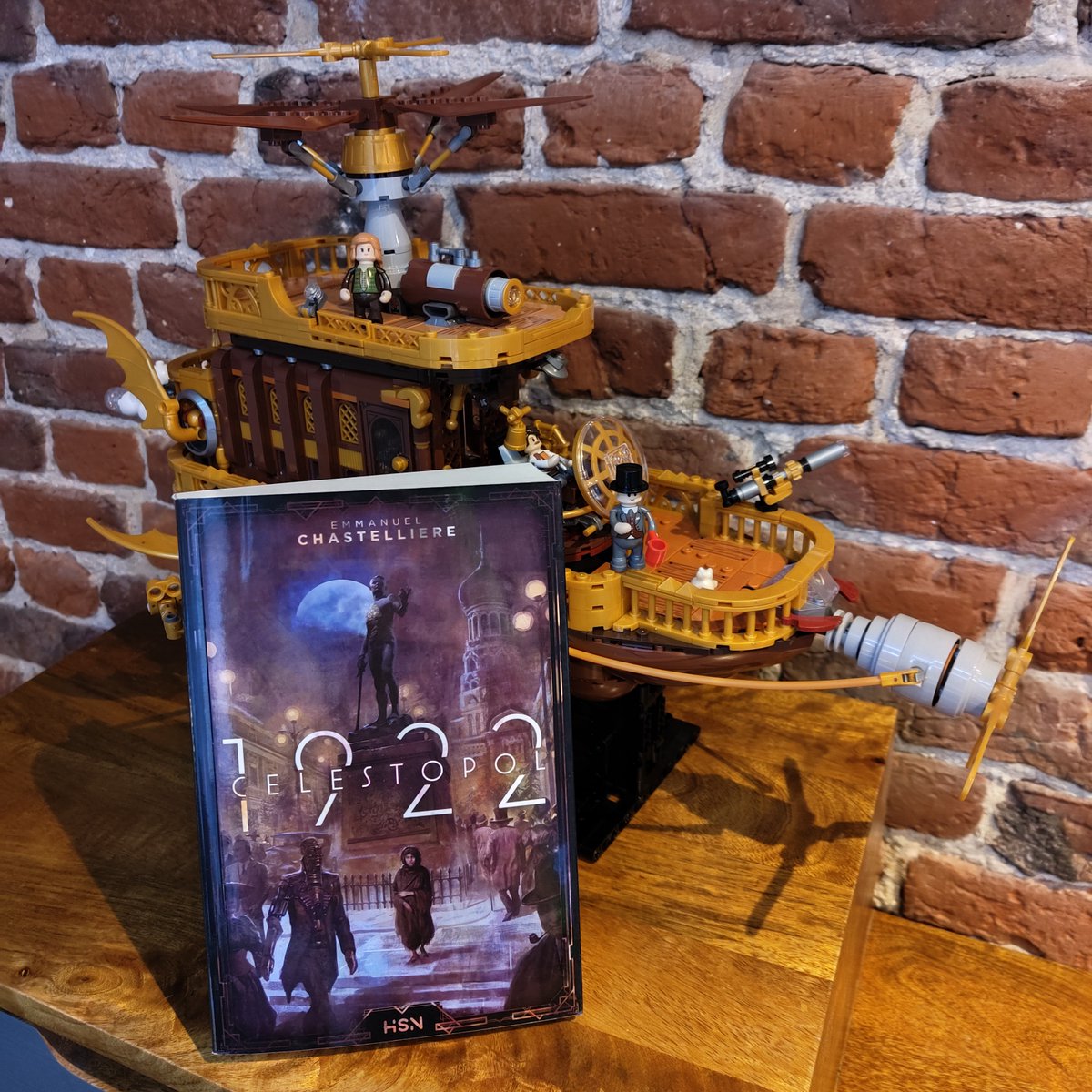 Gillossen's tweet image. On s'occupe, on s'occupe... #steampunk #funwhole