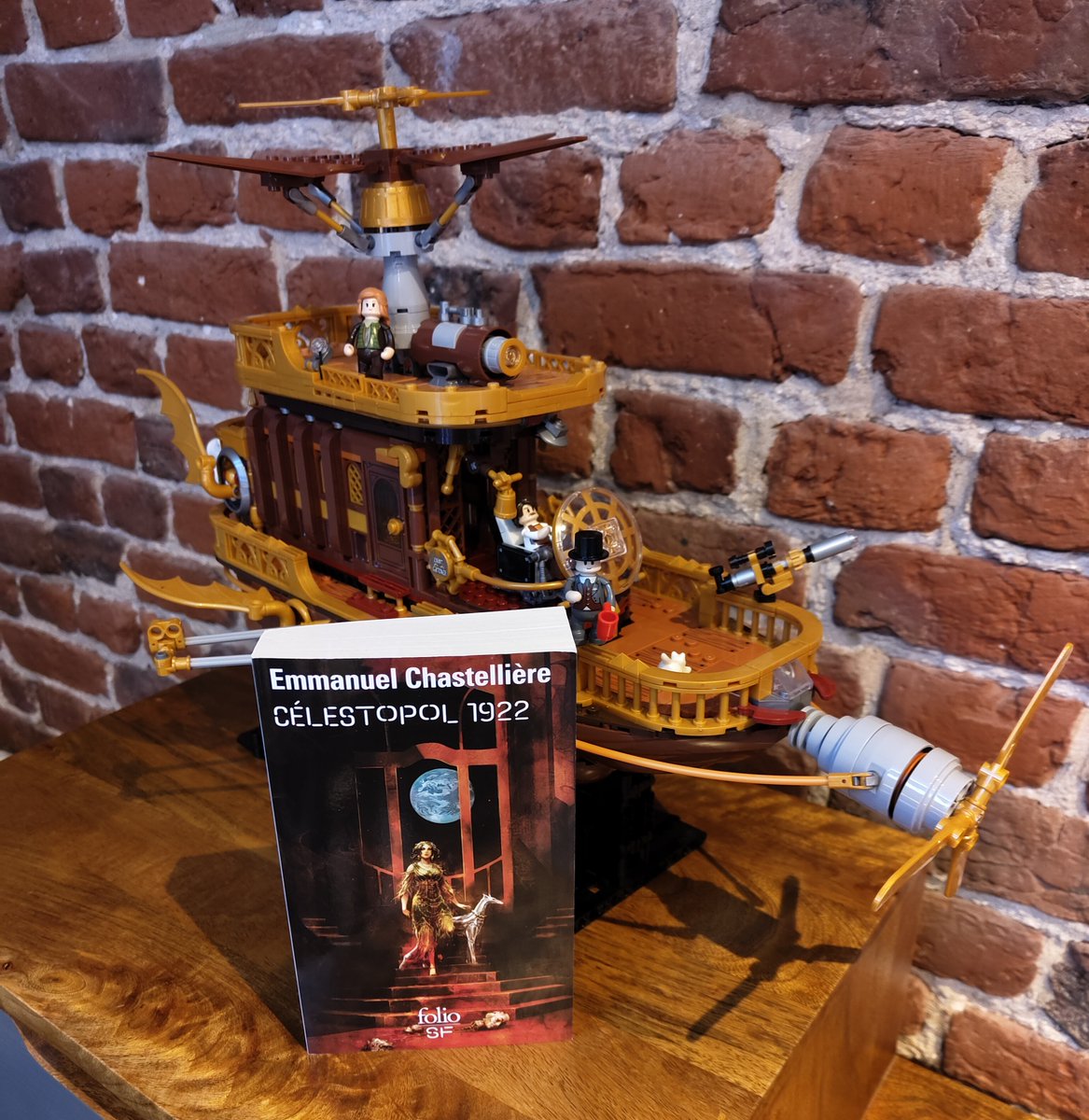 Gillossen's tweet image. On s'occupe, on s'occupe... #steampunk #funwhole