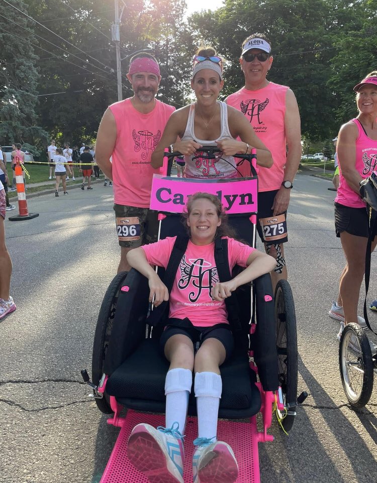 ChigglesNBits's tweet photo. Race day!!!! Once again I get to lend my legs to this great cause. 13.1 miles of smiles for these kids that aren’t able to run. #togetherweshall #rollwiththewind https://t.co/6xhJ8gDqIJ