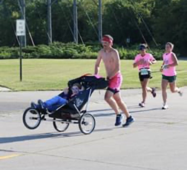 ChigglesNBits's tweet photo. Race day!!!! Once again I get to lend my legs to this great cause. 13.1 miles of smiles for these kids that aren’t able to run. #togetherweshall #rollwiththewind https://t.co/6xhJ8gDqIJ