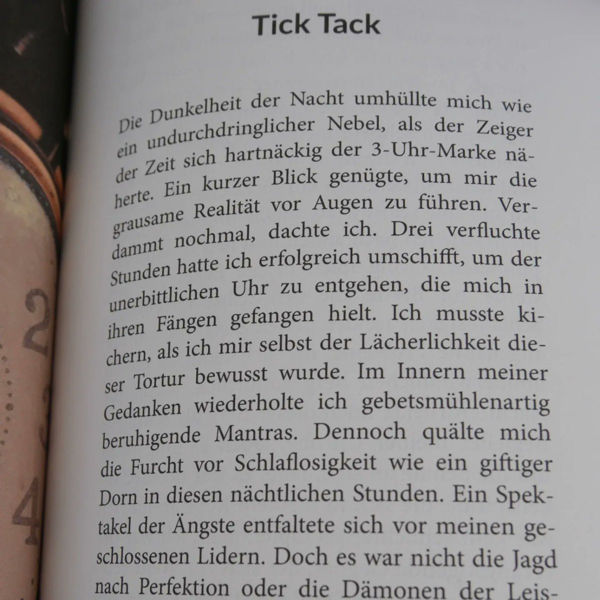 GhassanSW's tweet photo. In meinem Buch #TickTack arbeite ich in meine ✈️Fluchterfahrung der etwas anderen Art auf. Angefangen bei der Landung in Wien Schwechat und Integration durch 🍻 vollrausch! 
https://t.co/QokQpgNteY
#Buch #Story #storyone #book #Kurzgeschichten #Roman #schreiben #autor
#ersteswerk https://t.co/jaYT5oehkl