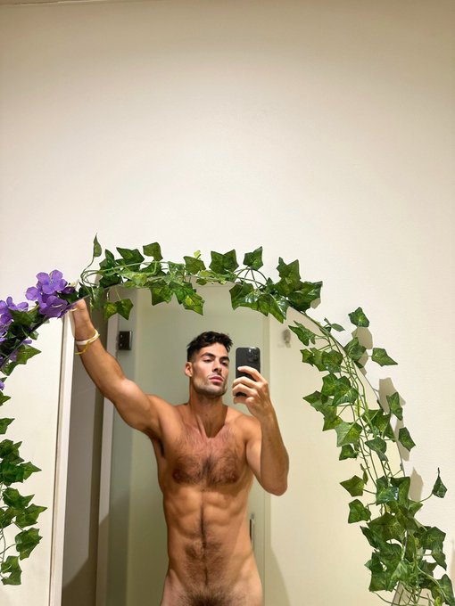 Morning selfie ❤️🫶📸 https://t.co/VHlSYaPU2U