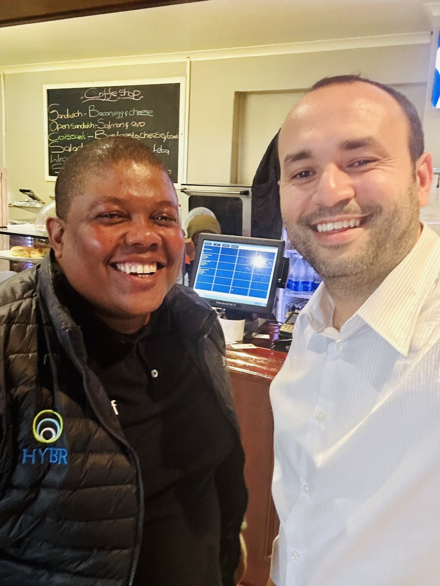 Avant de plier bagage et partir explorer l’écosystème de Johannesburg la semaine prochaine, le café à ne pas manquer est celui que j’ai pris avec <a href="/vuyisaq/">AfricanRainmaker</a> …. #RainMaker 

This man full of energy and kindness, spent the past 12 years building venture, building ecosystem, in media