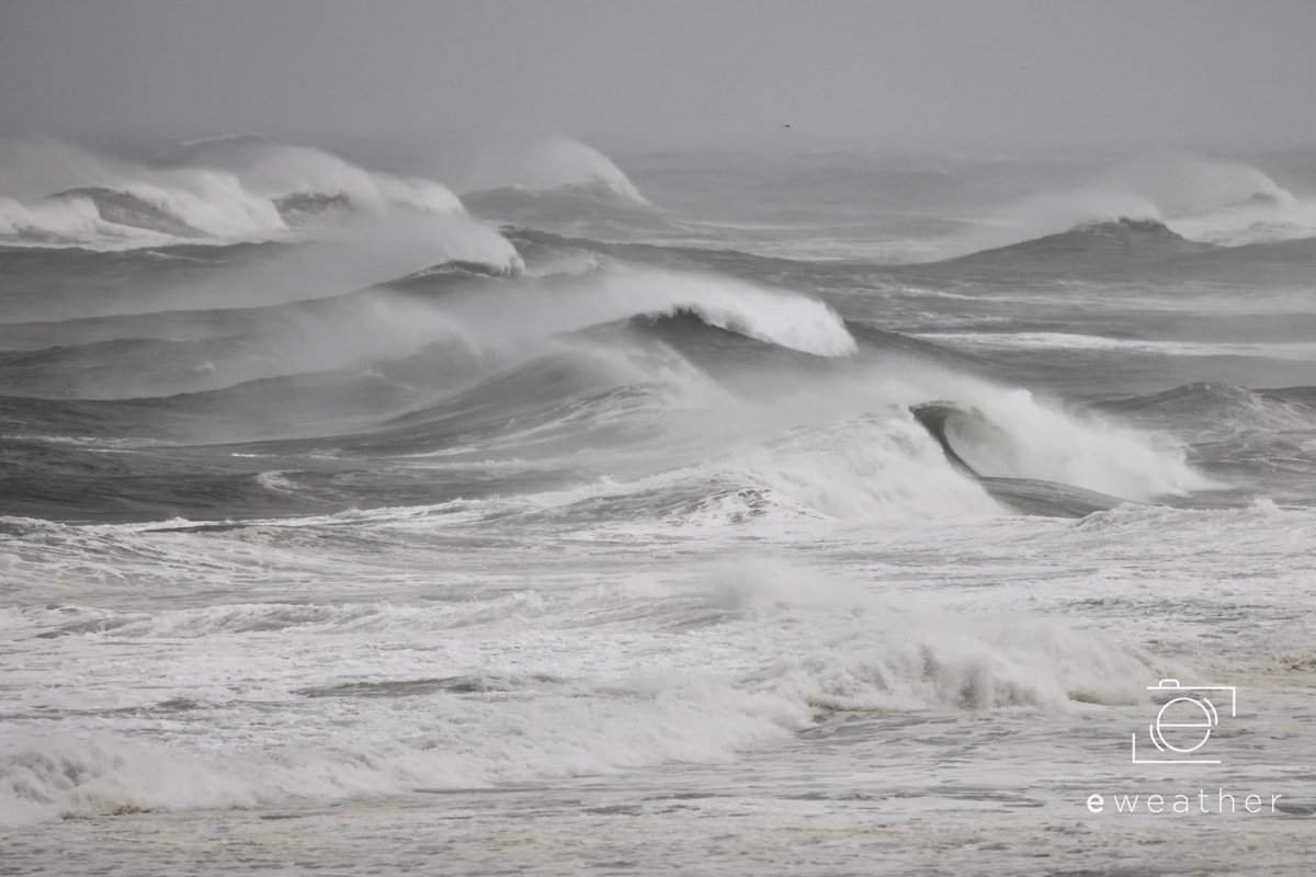 An angry ocean today! These waves are insane. Typically a picture does not do it justice, but I think this one does. Wow. Lecount Hollow Beach - Wellfleet, MA. #Lee <a href="/JimCantore/">Jim Cantore</a> <a href="/SurfSkiWeather/">Tim Kelley</a> <a href="/ericfisher/">Eric Fisher</a> <a href="/Ginger_Zee/">Ginger Zee</a> #StormHour