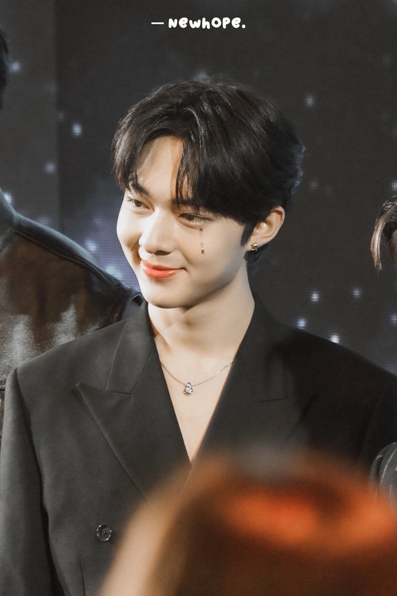 bynewhope's tweet photo. 230916 | วันนี้หล่อมากกกก 🤭

🤍 @CwrNew 
#NuNew #Nananu 
#Mchoice2023 https://t.co/hPv4cZCUm9