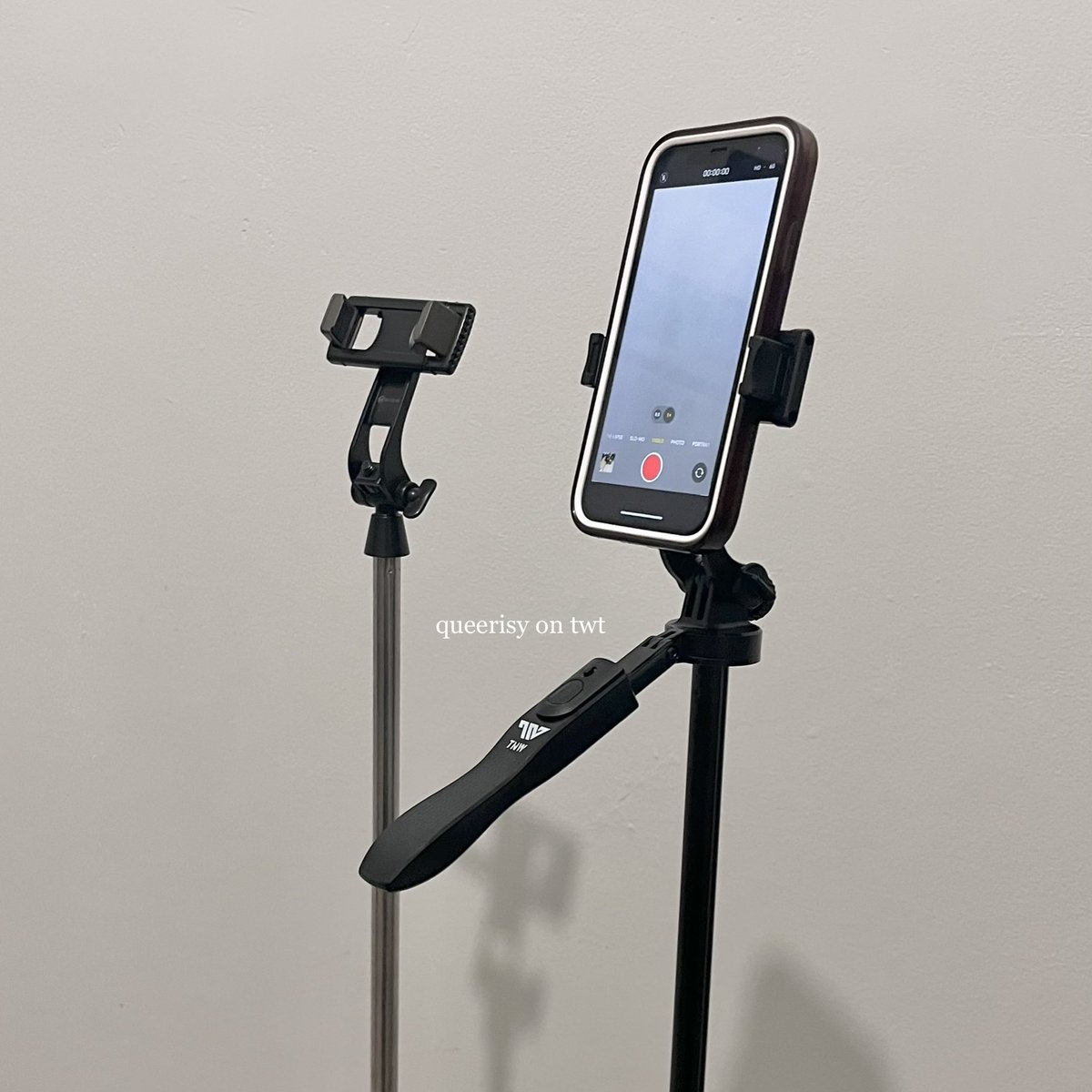 queerisy's tweet photo. “mending beli tripod mixio apa tnw ya?”

aku udah coba keduanya dan mau aku review perbandingannya yang beda harganya cuma 10Ribu ♡

MIXIO A31 vs TNW L16 a thread: https://t.co/xgLwFCmAb1