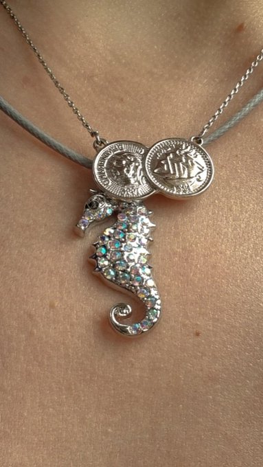 How adorable is my new seahorse pendant, I picked one up for @graceemilymodel so we can have matching<a href="/tag/throne"class="tags"><span>#throne</span></a><a href="/tag/wishlist"class="tags"><span>#wishlist</span></a>