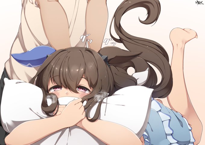 マッサージされるアヤベさん 