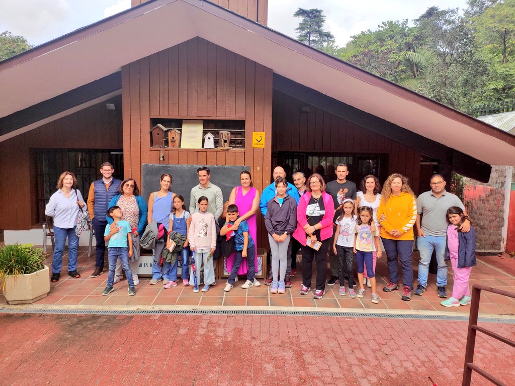 SEReumatologia's tweet image. Una gran jornada la que hemos disfrutado esta mañana con @anadejudmj y los participantes a la Mini-senda para niños con #DMJ y #AIJ y sus familias. Naturaleza, Reumatología, magia y muchas risas!