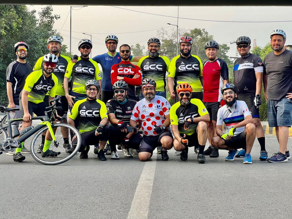 gulbergcycling's tweet photo. The day of 50s and 40s, what a Saturday it was for us lot ! Some new entrants, some old but everyone came together for a ride to commence the week in high spirits ! #coffeeloop #mangoexpress #teamgcc #cycling https://t.co/mbk5GzkZBS