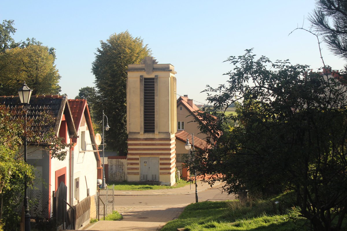 ukaszKrogulec's tweet image. Tczew - Stare Miasto #tczew #pomorze #pomorskie #polska #poland #kociewie #poland🇵🇱 #fotografia #photography #niebo #sky #drzewa #trees #trees🌳 #photoamateur #photoshoot #polandphotos #photographer #fotograf #polskajestpiekna #staremiasto #oldtown #ulica #street #transformator