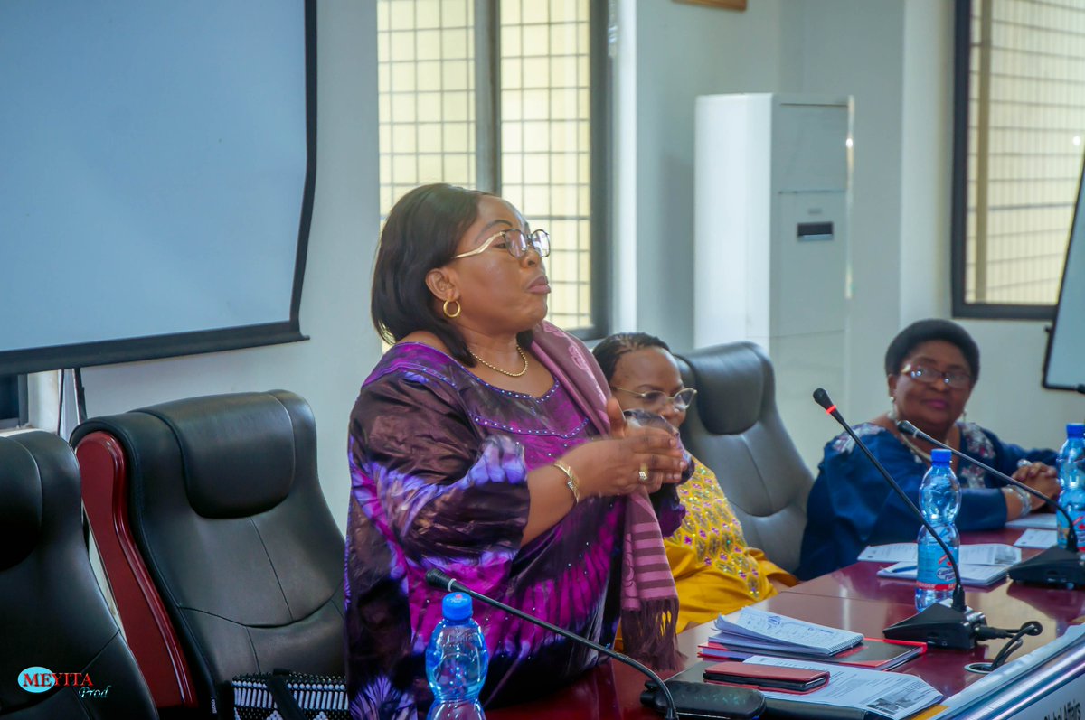Formation des femmes et filles candidates aux élections législatives sur le « Leadership politique des femmes, bonnes pratiques de mobilisation électorale pour une campagne réussie et sur la communication politique et électorale. »
Par JDH/JHR-RDC à Kinshasa ce 16/09/2023.