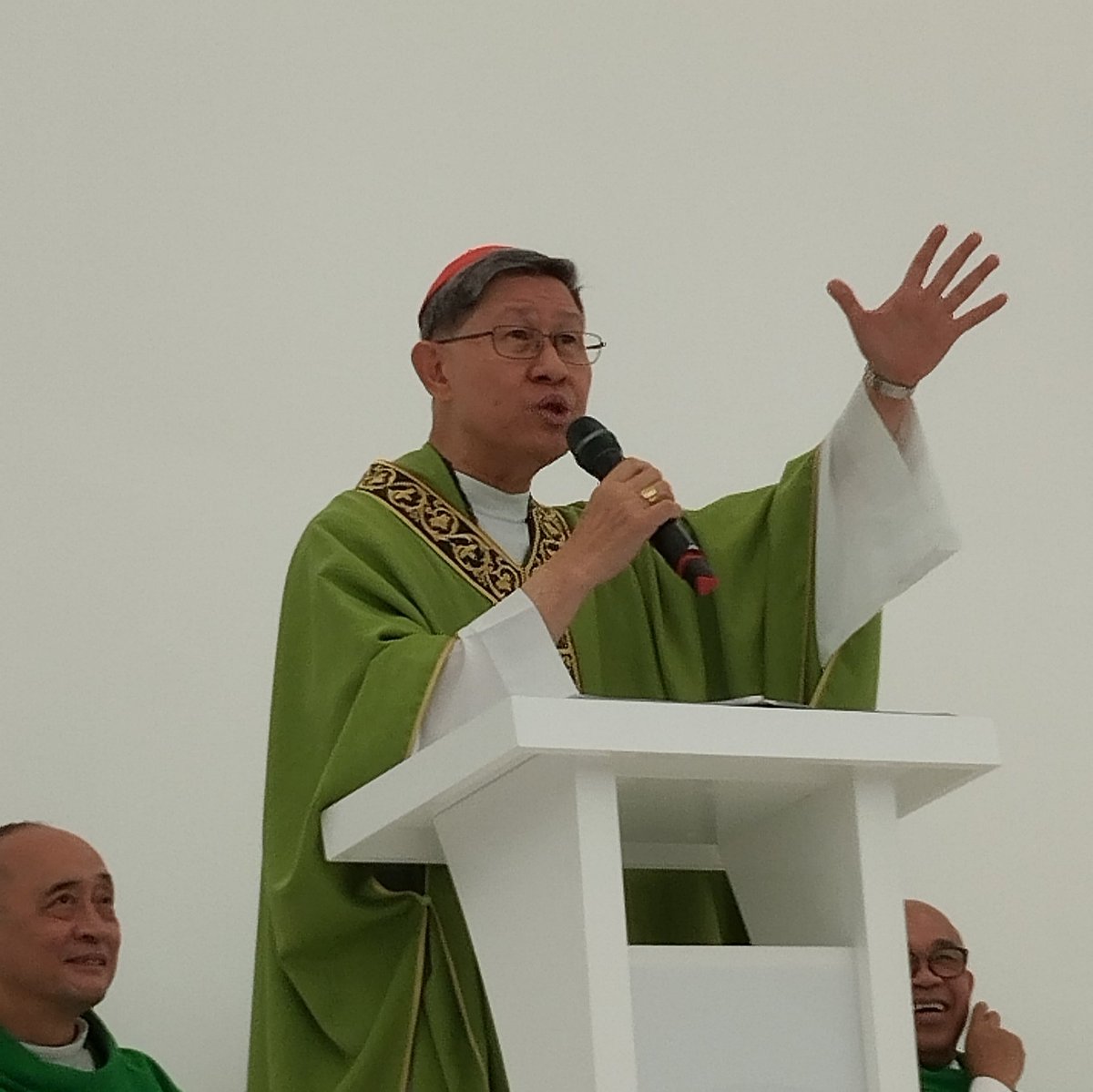 rcamaoc's tweet photo. LOOK || His Eminence Luis Antonio G. Cardinal Tagle presided over the celebration of the Holy Eucharist and blessing of the Sagrada Familia Church of The New Gateway Mall 2 in Cubao, Quezon City, September 16, 2023, at 5 in the afternoon.
📸 Jheng Prado/#RCAMAOC https://t.co/6AO2UyYn9S