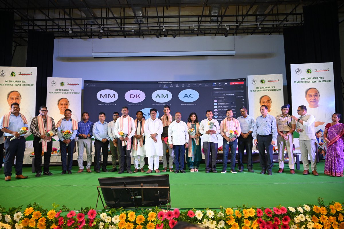 DistAdmKeonjhar's tweet photo. Odisha Civil Service(OCS)-2021 Examination qualifiers of Keonjhar district were felicitated in this event. Students from 440 schools joined this event virtually. (4/4) https://t.co/kt3nKMnG1T