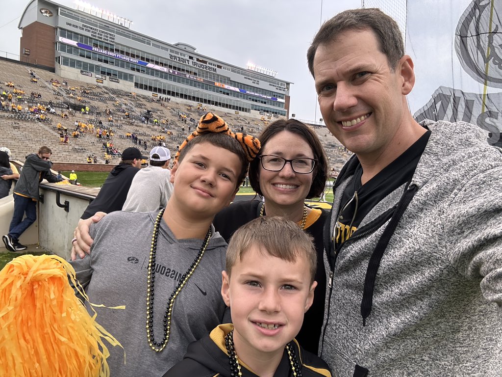 TheJaredA's tweet photo. Game Day! #MIZ https://t.co/QT5hjymKoK