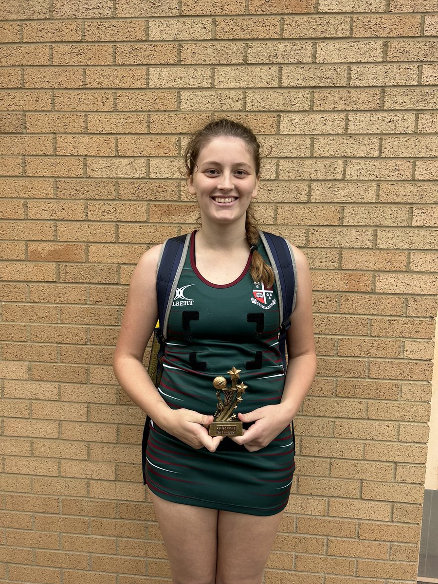 3 senior teams out at the Alex Reid tournament today. Always a fantastic day and this year was no different. A huge thank you to <a href="/SheffieldHigh/">Sheffield Girls'</a> for putting on such a great tournament. Well done to 2nd finishing 1st and Summer for receiving POT again (2021)!