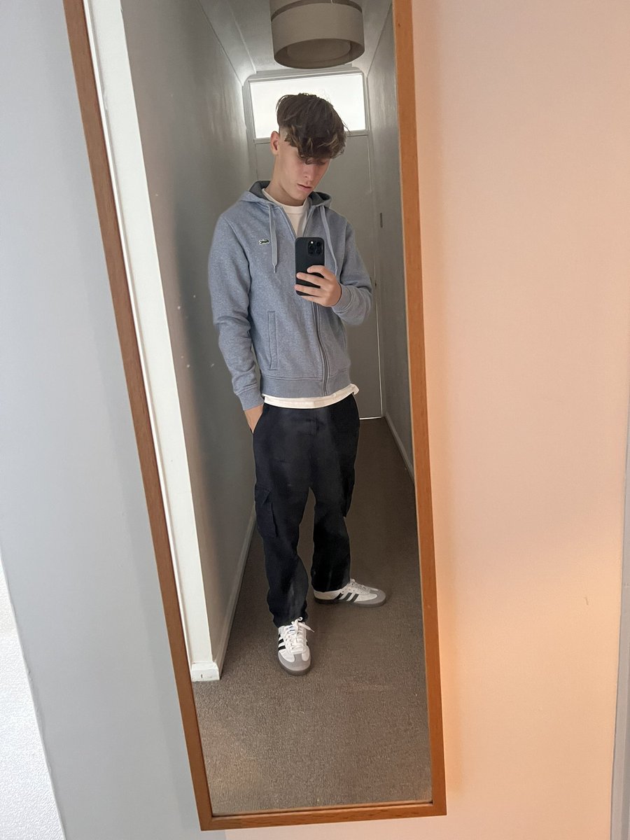 SamAM100 tweet media