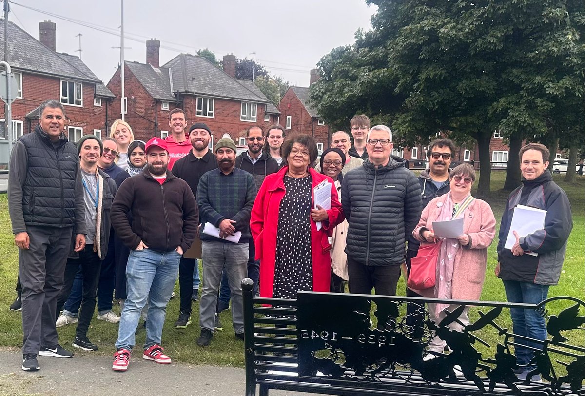 Some of our team out on the #LabourDoorstep in Belle Isle today with Cllr Sharon Burke, speaking with residents about local matters including access to GPs and primary care. Lots of people telling us what they think of government's chaos too!