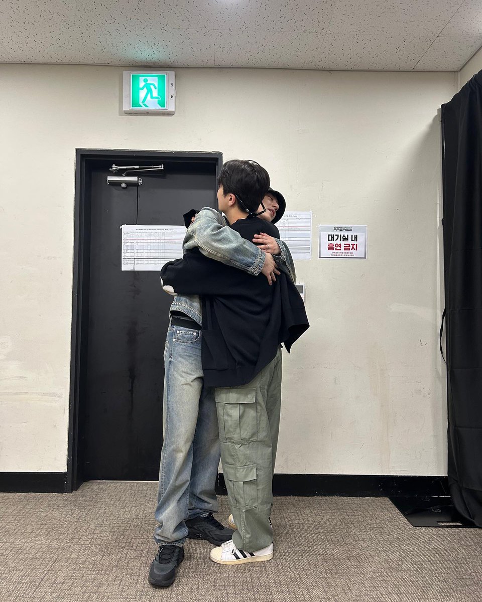 sevendless's tweet image. YOUNGJAE AND YUGYEOM 😭