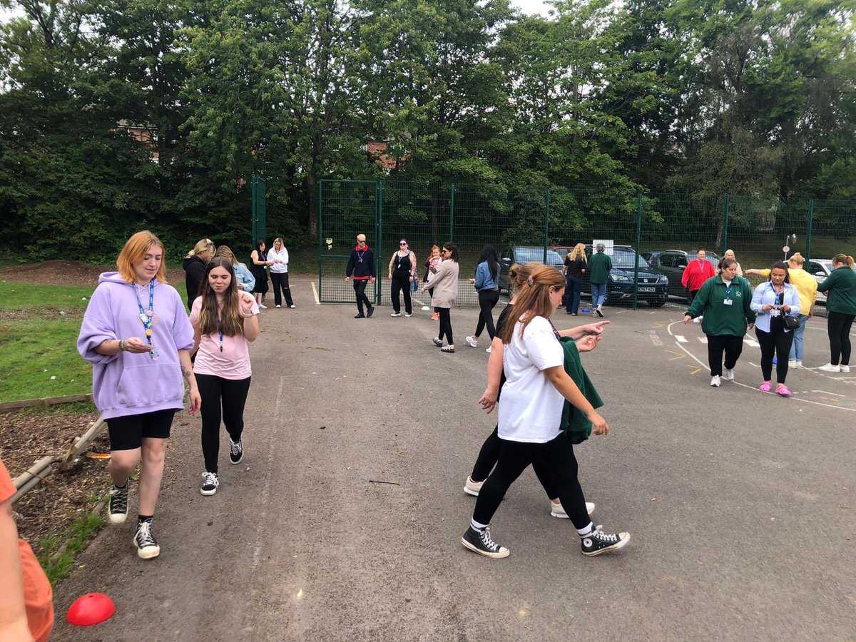Springwood_Prm's tweet photo. While the teachers talked about writing, the wonderful @OutdoorCoachUK spent the morning outdoors with our teaching assistants! Outdoor learning is great for the well-being god both our pupils and our staff! 
#outdoorlearning #springfamily #springpl https://t.co/OW48fsoWue
