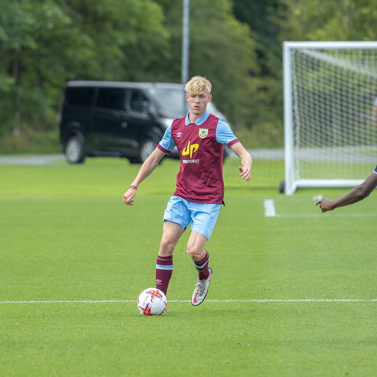 ClaretsAcademy's tweet photo. A weekend of success for the Academy! ✅ 

Our U18s side put in a superb performance in this morning's game against QPR, winning 6-2

Goals from Callum West, Zac Johnson, Vernon Masara, Logan Carlin and a double from Jack Bates saw the Clarets cruise to victory! 🙌 

Superb stuff lads! 👏
