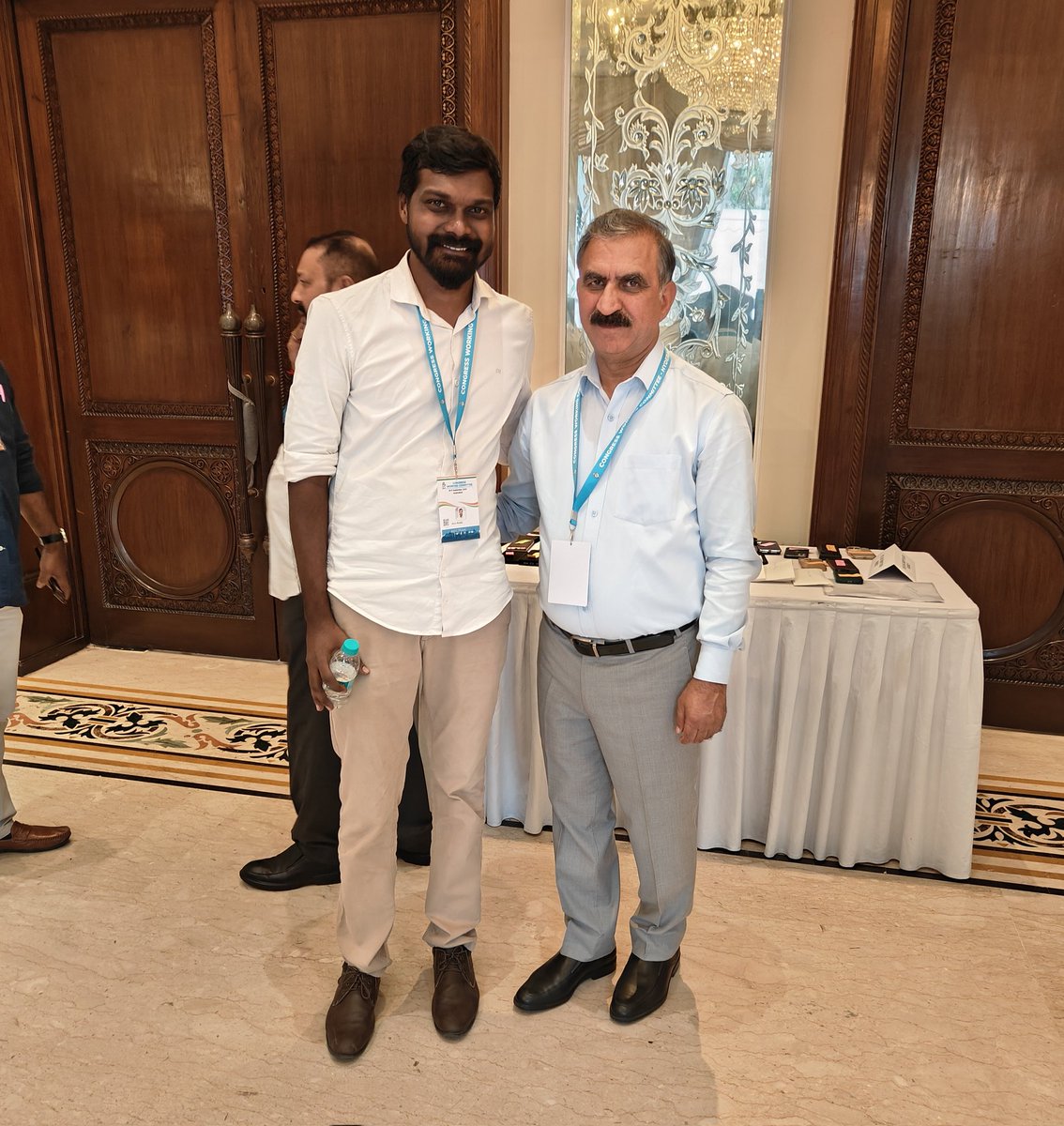 SpiritOfCongres's tweet image. Fortunate to meet the CM of Himachal Pradesh, @SukhuSukhvinder ji on the sidelines of CWC Meeting in Hyderabad. 

He is one the most humble persons you'll ever meet.

#CWCMeetingHyd