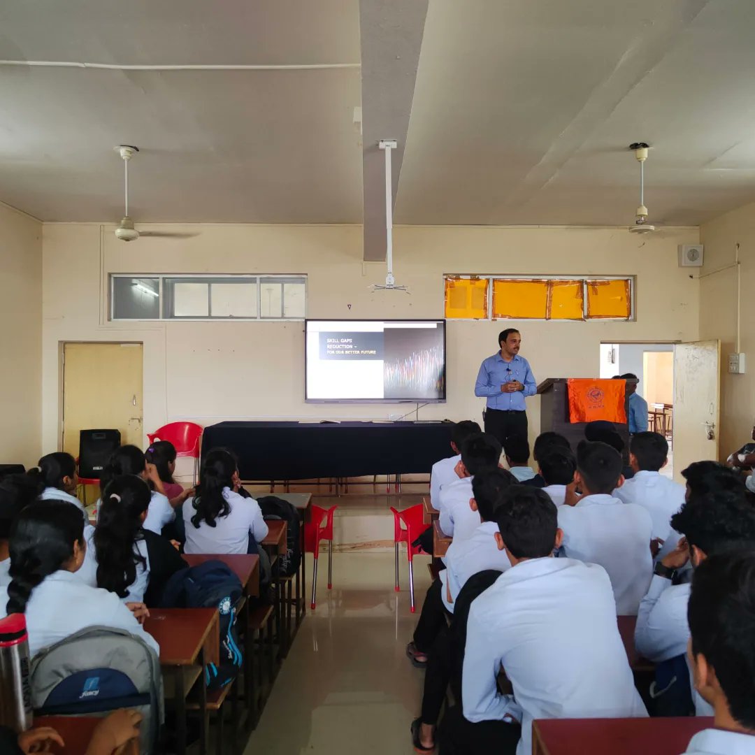 AbvpNanded's tweet photo. On the occasion of Engineer's Day TSVK Nanded &amp; DIPEX 
Organised DIPEX_TALK At Sahayog Polytechnic vishnupuri,nanded
 on the topic
*Gap Between College And Industry*
The keynote speaker was:-
Shri.Gajanan R. Trikutkar
(Professor of Practice)
SGGS Institute of 
Engineering &amp; T https://t.co/3XhnT8TW2F