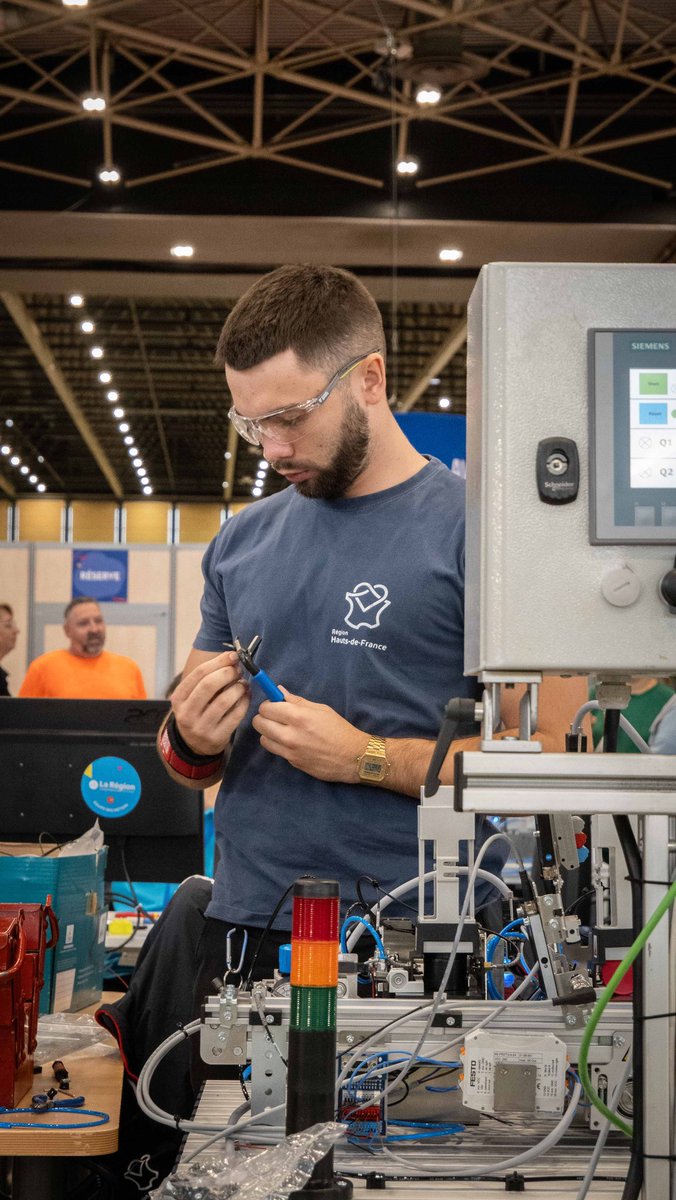 𝗗𝗲𝗿𝗻𝗶𝗲̀𝗿𝗲 𝗷𝗼𝘂𝗿𝗻𝗲́𝗲 𝗱𝗲𝘀 𝗪𝗼𝗿𝗹𝗱𝗦𝗸𝗶𝗹𝗹𝘀 𝗙𝗿𝗮𝗻𝗰𝗲 ⭐ 🇨🇵

Plus que quelques heures de concentration pour nos compétiteurs 💪

Ce matin ils ont reçu la visite de Sylvie Retailleau - Ministre de l'Enseignement et de la Recherche.

#WorldSkills