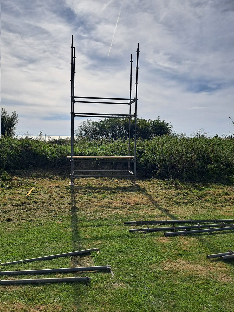 KentPoliceDover's tweet photo. Today, Officer Mark Ball is out at #CapelBattery with members of #DoverJuniorCadet Unit and #DoverVPC. The #HeritageTeam supported with maintenance work, and building an observation tower. #Lovebeingavolunteer @NationalVPC @KentVPC https://t.co/3TnefOcv4W