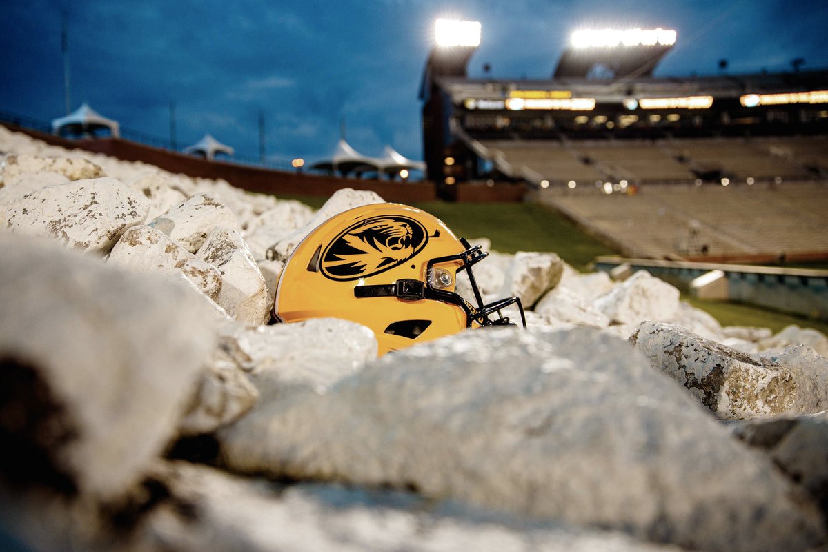 MizzouFootball's tweet photo. New lid just dropped 👀

#MIZ 🐯🏈 https://t.co/5GkKZsPRIx