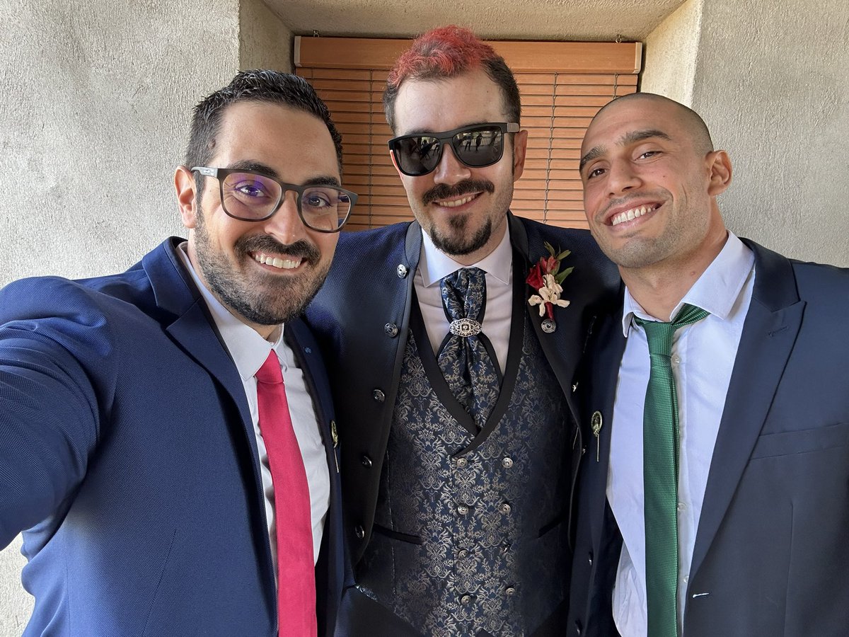 El rey y sus manos. Feliz boda @Maestro_Ciego!!!! Vamos allá!, image size:1200x900