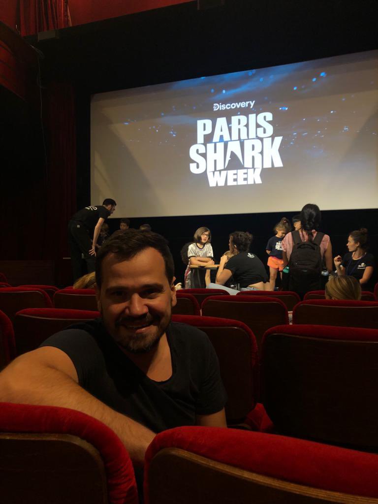 fernando_real_'s tweet photo. “We’re gonna need a bigger boat” #parissharkweek @parissharkweek @clubdeletoile 😎👍🏼🦈🌊 https://t.co/xPUyjOLx5c
