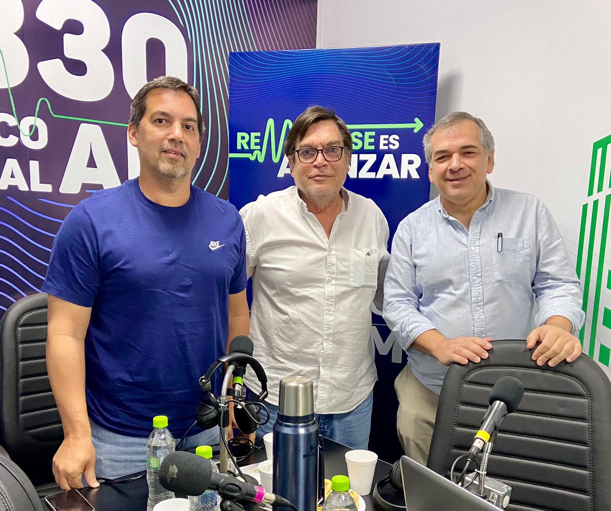 🎙️ Arranca una nueva edición de #RamosGenerales ✨ 👉🏻Conduce Hugo Biedermann. Nos acompañan @enribiedermann y @pascualrubiani 🔴 Escuchá en vivo: chacoboreal.com.py 📱 Descargá la nueva APP de Chaco Boreal: bit.ly/3OK8lX3 #1330AM 📻