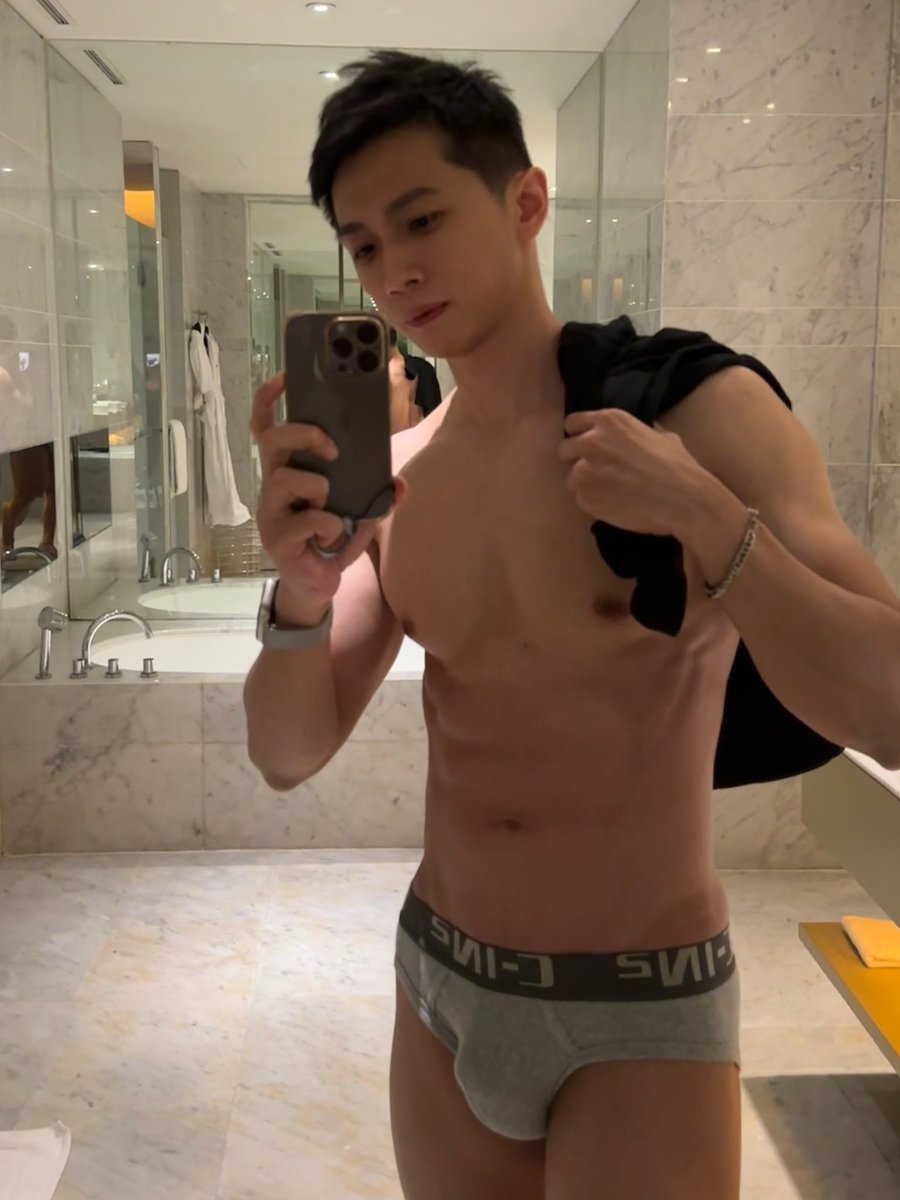 飯店真很適合自拍 🤭