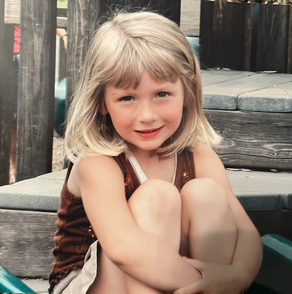 mandiroark13's tweet photo. Happy 21st Birthday to my beautiful daughter!💛🩵Ellison, enjoy your day today. Have fun and be safe tonight as you celebrate!🍻🍹🍾May this year bring you all you hope for and be as bright as your smile. I love you and am proud of the amazing woman you are🥰 https://t.co/D3k30G1wba
