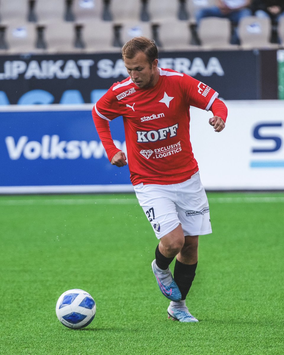 hifkfotboll1897's tweet photo. 🔴 Rico Finnäsin alaraajavamma vaatii leikkaushoitoa. Leikkaus sekä pitkä kuntoutusjakso tarkoittavat, ettei puolustajaa nähdä pelikentällä enää tänä vuonna.

Finnäs nähtiin Tähtipaidassa yhteensä 23 ottelussa, joista 15 hän pelasi täydet minuutit.

Paljon tsemppiä, @ricofinnas! https://t.co/1In8hx6dUU