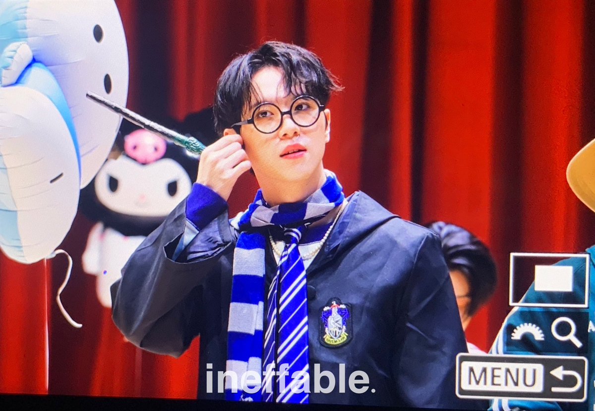 Ineffable703's tweet photo. 230916 메이크스타
래번클로소속 김동한 🤭

#김동한 #동한 #위아이 #KIMDONGHAN #DONGHAN #WEi https://t.co/CyJI7ehxEj
