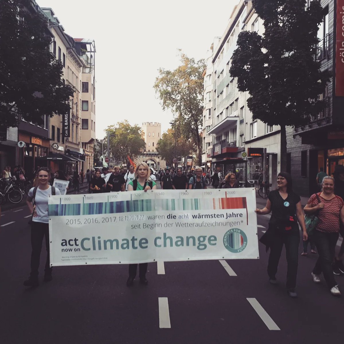 s4f_koeln_bonn's tweet image. Unsere Regionalgruppe beim Klimastreik Köln! 

Danke an alle, die sich für eine nachhaltige Zukunft starkmachen. Gemeinsam gestalten wir Veränderung! 

#GlobalClimateStrike #ScientistsForFuture #Klimaschutz #GemeinsamFürDieZukunft #Nachhaltigkeit #Umweltschutz #FridaysForFuture