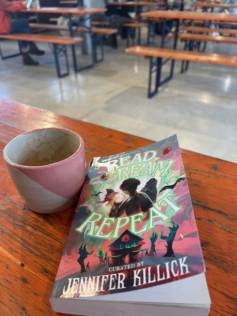 Savouring this read on a wet, grey afternoon! Perfect short stories to dip into for autumn term <a href="/MissLongland/">Miss L✨</a> @JenniferKillicka <a href="/HarbourBookshop/">HarbourBookshop</a>