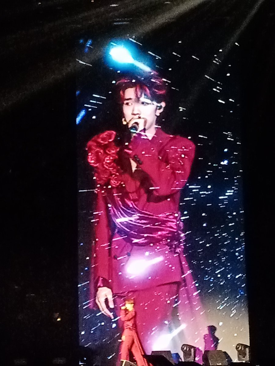 Deaw1505's tweet photo. ชีวิตติ่งช่างมีความสุข​ #หลัวอีโจว #LuoYiZhou1stConcert https://t.co/UrizAafnr8