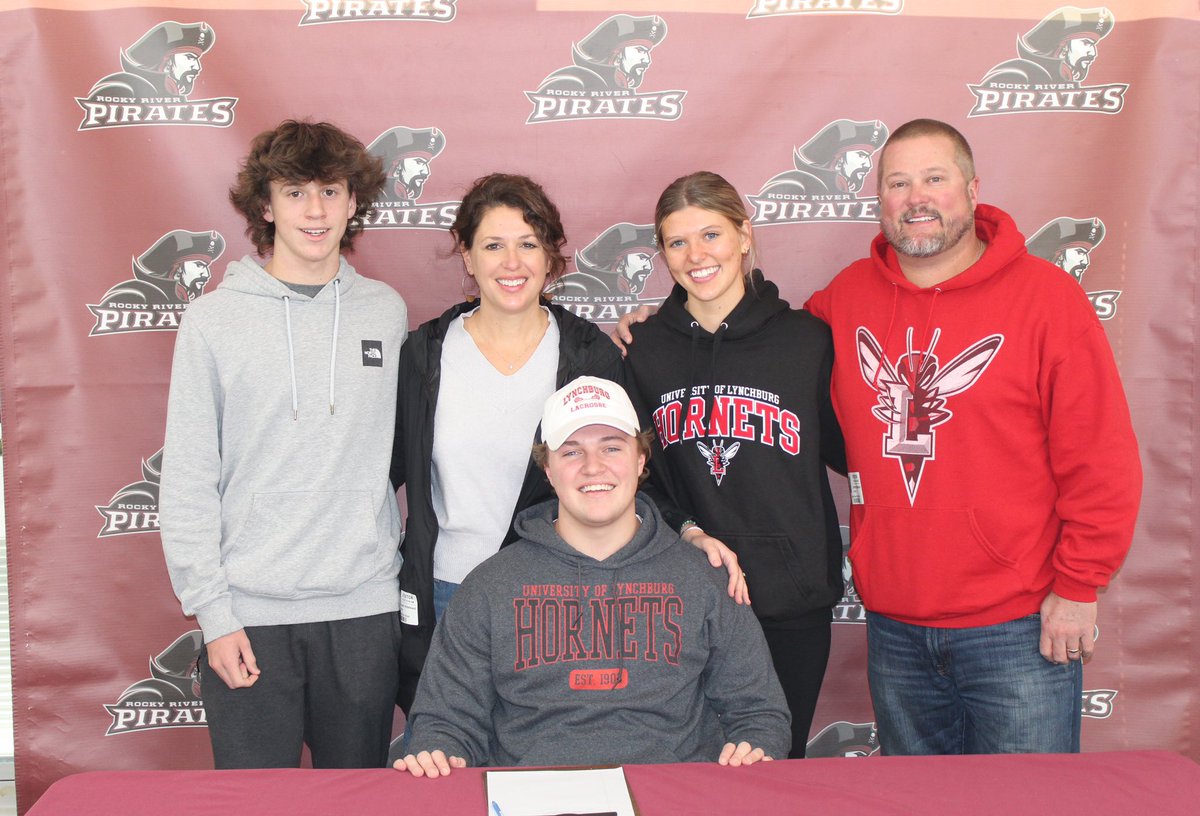 Jhilde_rr's tweet photo. @ryanhilde1 Happy birthday son. Have an amazing day and year. See you soon. Cheers ! Quite the journey done with class. https://t.co/97A0Mrqzha