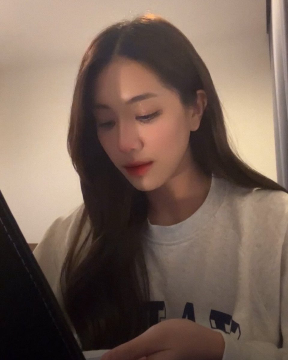 tiyapics's tweet photo. สวยยันจังหวะเทคลีนซิ่ง สวยทุกการกระทำของจิง https://t.co/mRWmCkOBSU