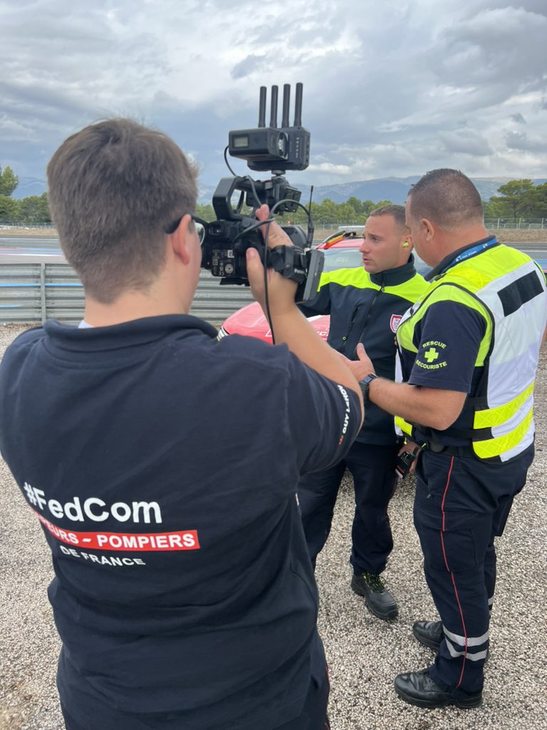 udspvar's tweet image. #com | Dans le cadre de notre dos @boldor_moto, visite de la #fedcom @PompiersFR pour un reportage sur le dispositif de secours.